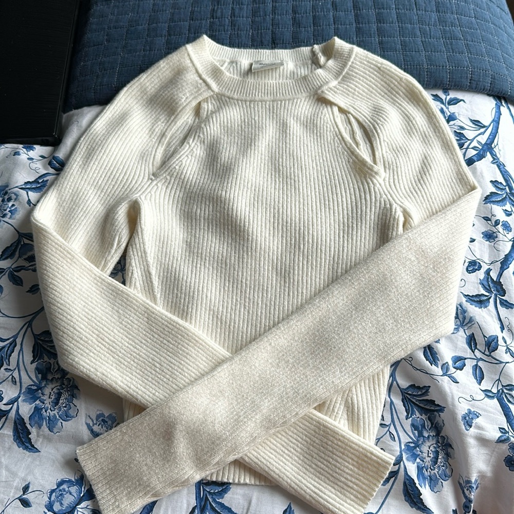 Abercrombie & Fitch Keyhole Sweater